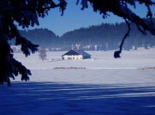 Le lac des Taill�res en hiver