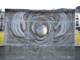 Oeuvre d'art dans l'all�e